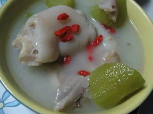 这2个“催乳汤”改善奶水不足，做法简单，哺乳期妈妈别错过