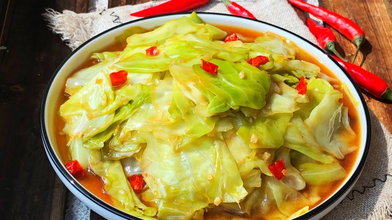 手撕包菜怎么做？手撕包菜的家常做法