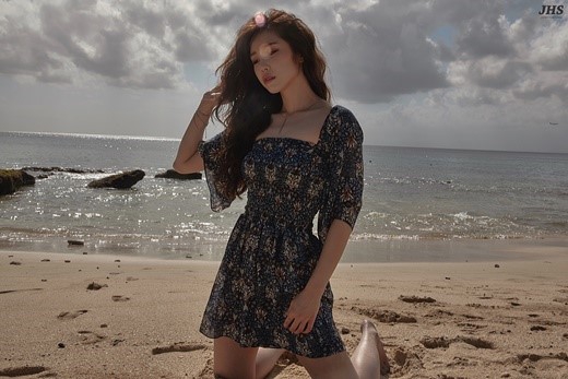 韩星全孝盛巴厘岛拍写真 夕阳衬白皙美肌