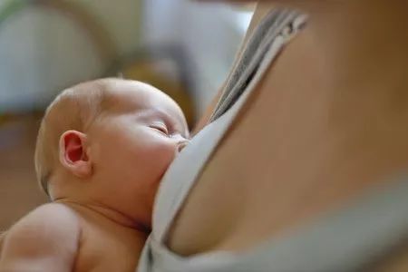 母乳一直要按需喂养吗 母乳一直要按需喂养吗