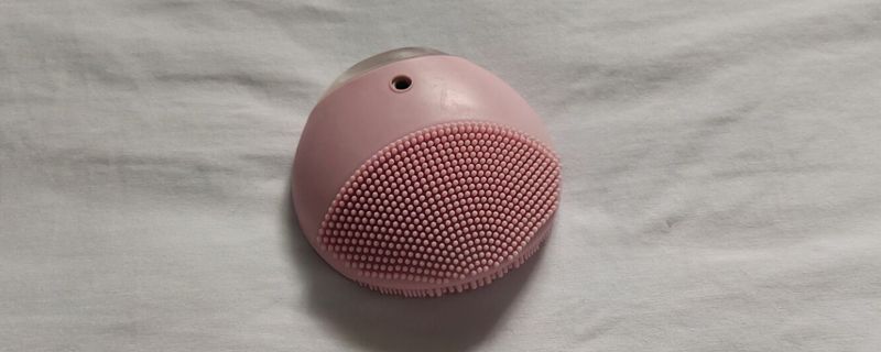 脸上长斑是什么原因