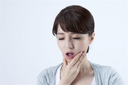 牙疼快速止疼偏方 三个小妙招教你立刻止疼告别疼痛
