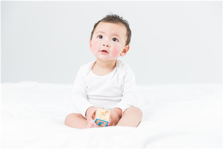 春季儿童长高推拿法