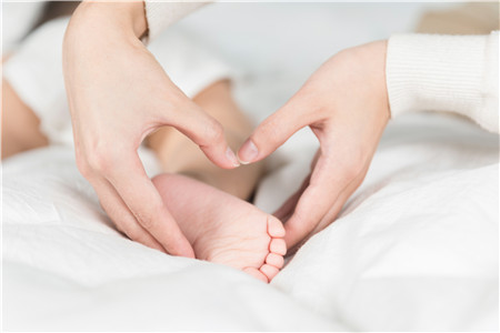 婴儿腹胀推拿手法