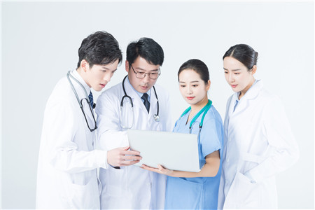 月经少而黑有血渣子是什么原因2 月经少而黑有血渣子是什么原因