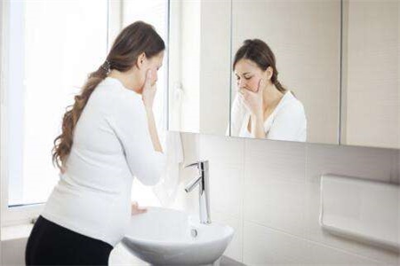 女性怀孕有妊娠反应很正常 但是一定要做好产检