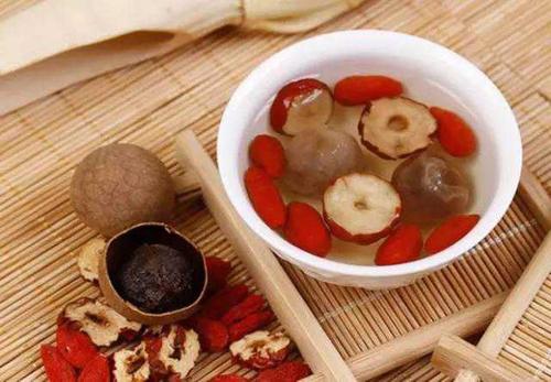 【喝什么汤可以降血压】高血压可以喝什么汤好
