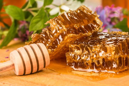蜂胶的作用与功效,女性吃蜂胶要注意什么？