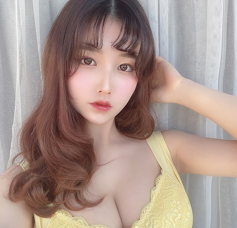 18岁日韩混血美少女「森嶋あんり」王道清纯派偶像出阵 丰满E杯好身材未来前途不可限量