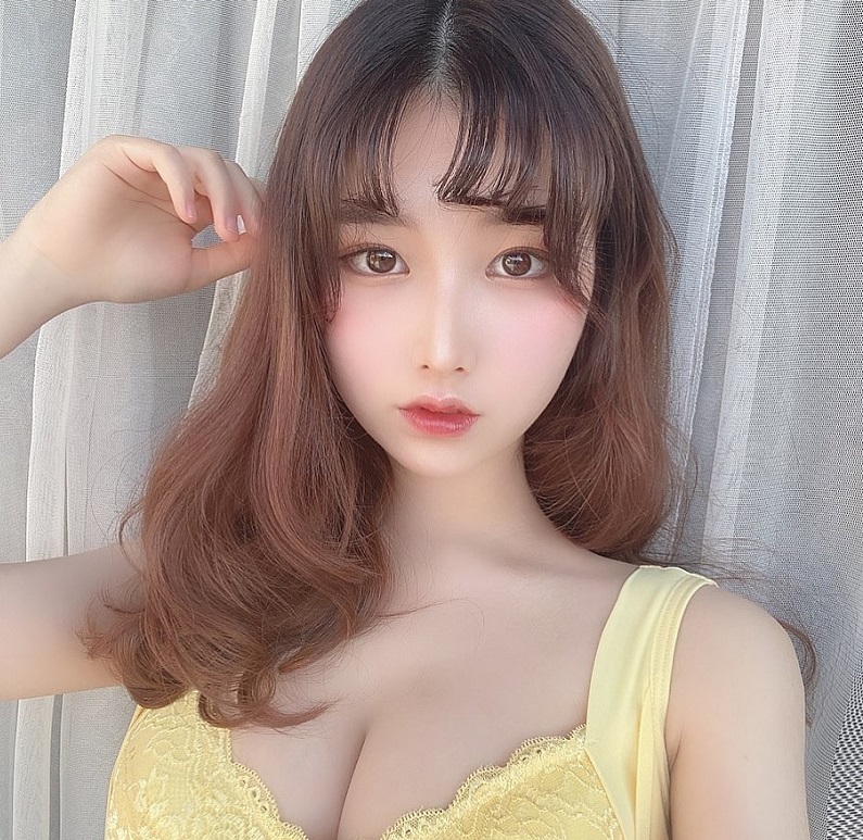 18岁日韩混血美少女「森嶋あんり」王道清纯派偶像出阵 丰满E杯好身材未来前途不可限量