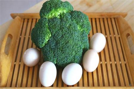 西兰花怎么做好吃 西兰花的功效