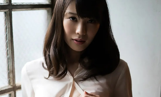 铃村爱里10部最好看的作品美照欣赏。