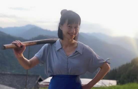 倪虹洁最新个人写真介绍