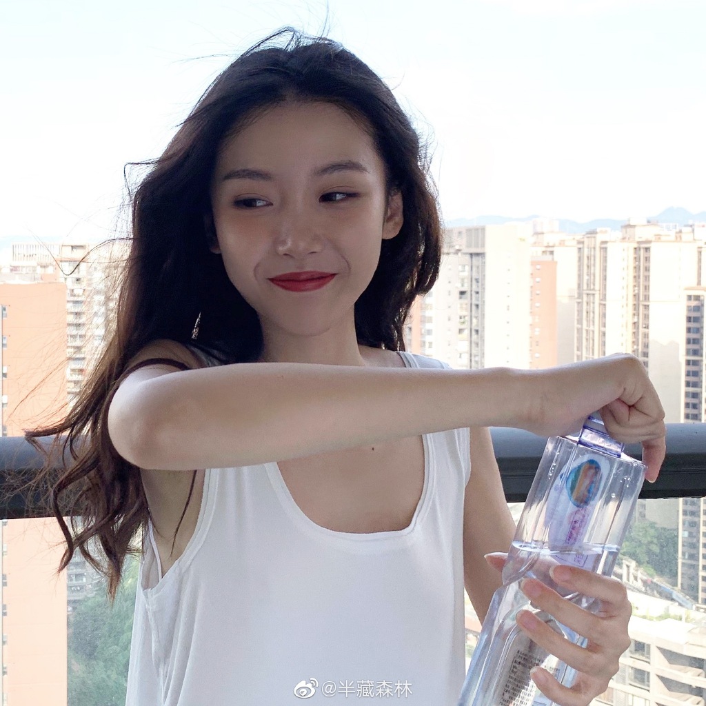 半藏森林清纯照