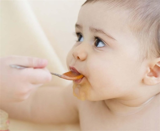宝宝多大辅食能放油？放多少？答案都在这里