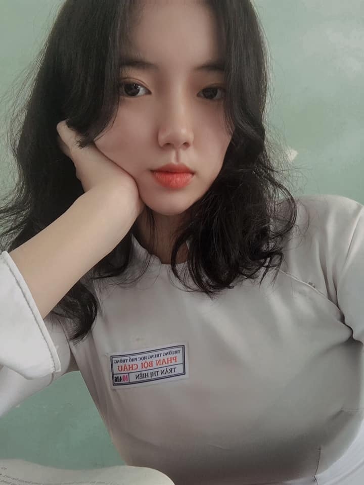 就连穿上传统服饰「奥黛」都美到不行～