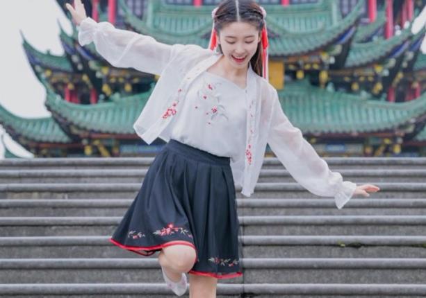 网上还有很多网友想知道半藏森林不带套聊天记录内容是什么，接着往下看。