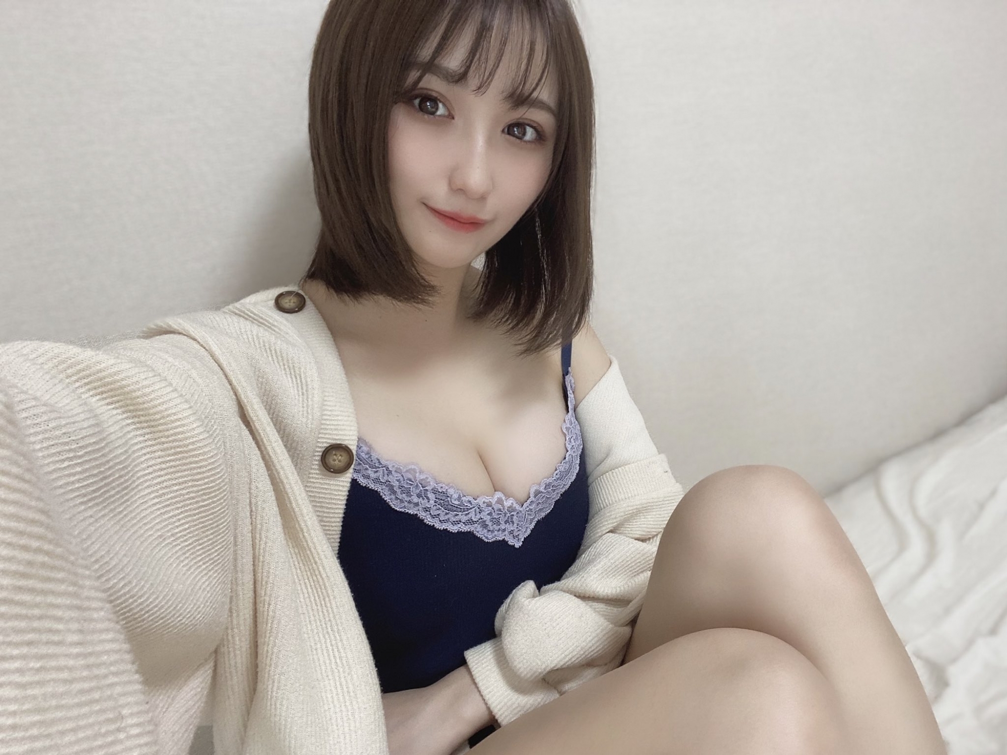 呆萌虎牙妹「伊藤爱真」疗愈笑容让人瞬间融化浑身散发「天使气息」甜度破表