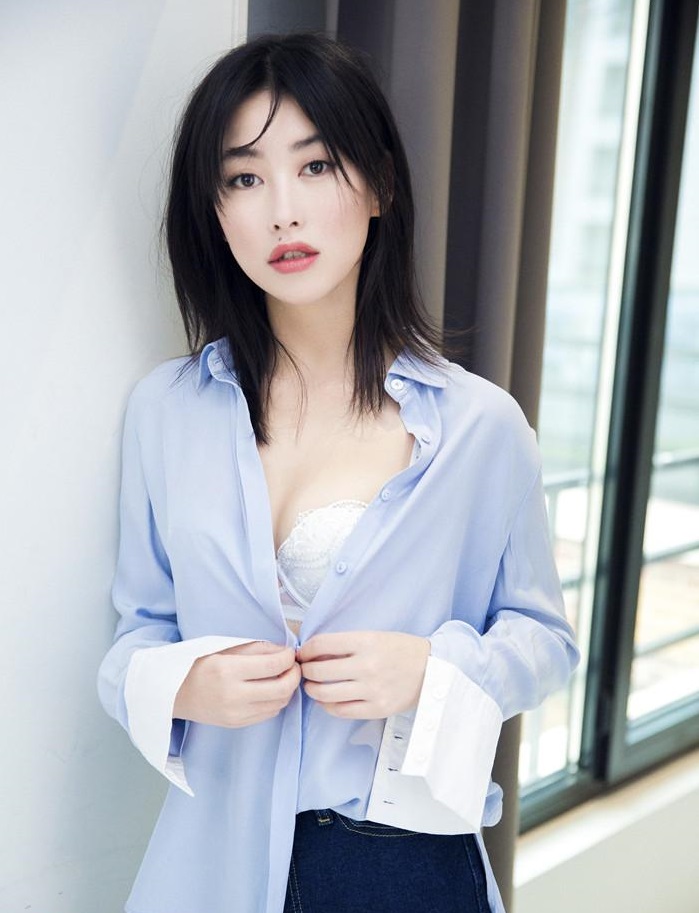 朱珠个人资料简介及性感写真图片介绍