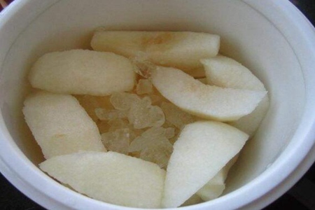 冰糖梨水怎么熬可以治咳嗽？冰糖梨水的做法及功效与作用