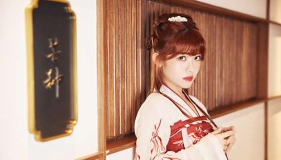 中文名赖美云 外文名Sunny 别名小七 国籍中国 民族汉族 出生地广东省深圳市 出生日期1998年7月7日 身高153cm 体重39kg