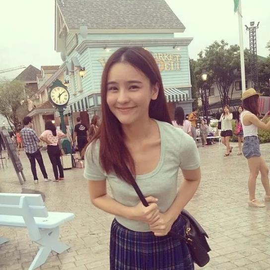 8、李海娜