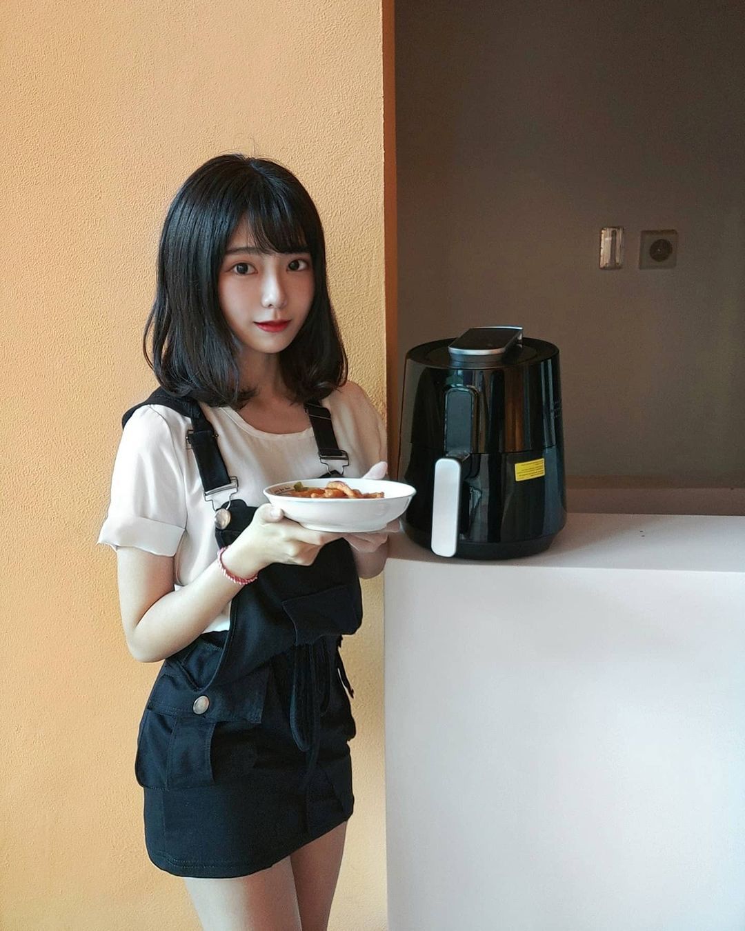 好清新！清大电机女神「阿倪」甜美神颜值让人恋爱,白皙美腿超迷人！