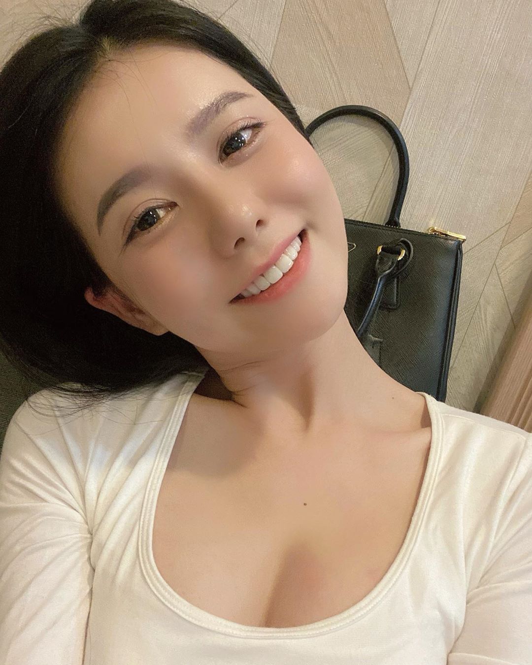 [网络正妹]家家外型加上身材堪称极品