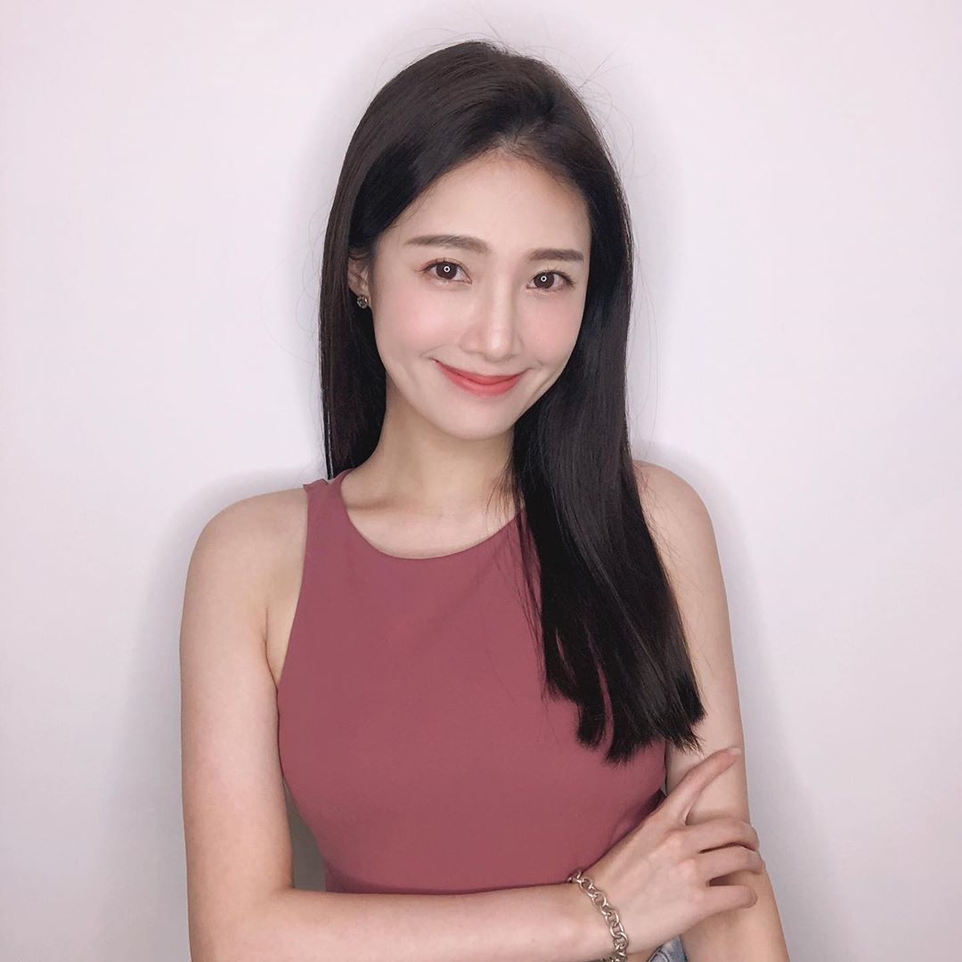 [网络正妹]超正护理师邬又曦吸睛度爆表！根本天使下凡