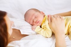 为给孩子断奶,宝妈独自回娘家一个月,专家：断奶没想象中那么难