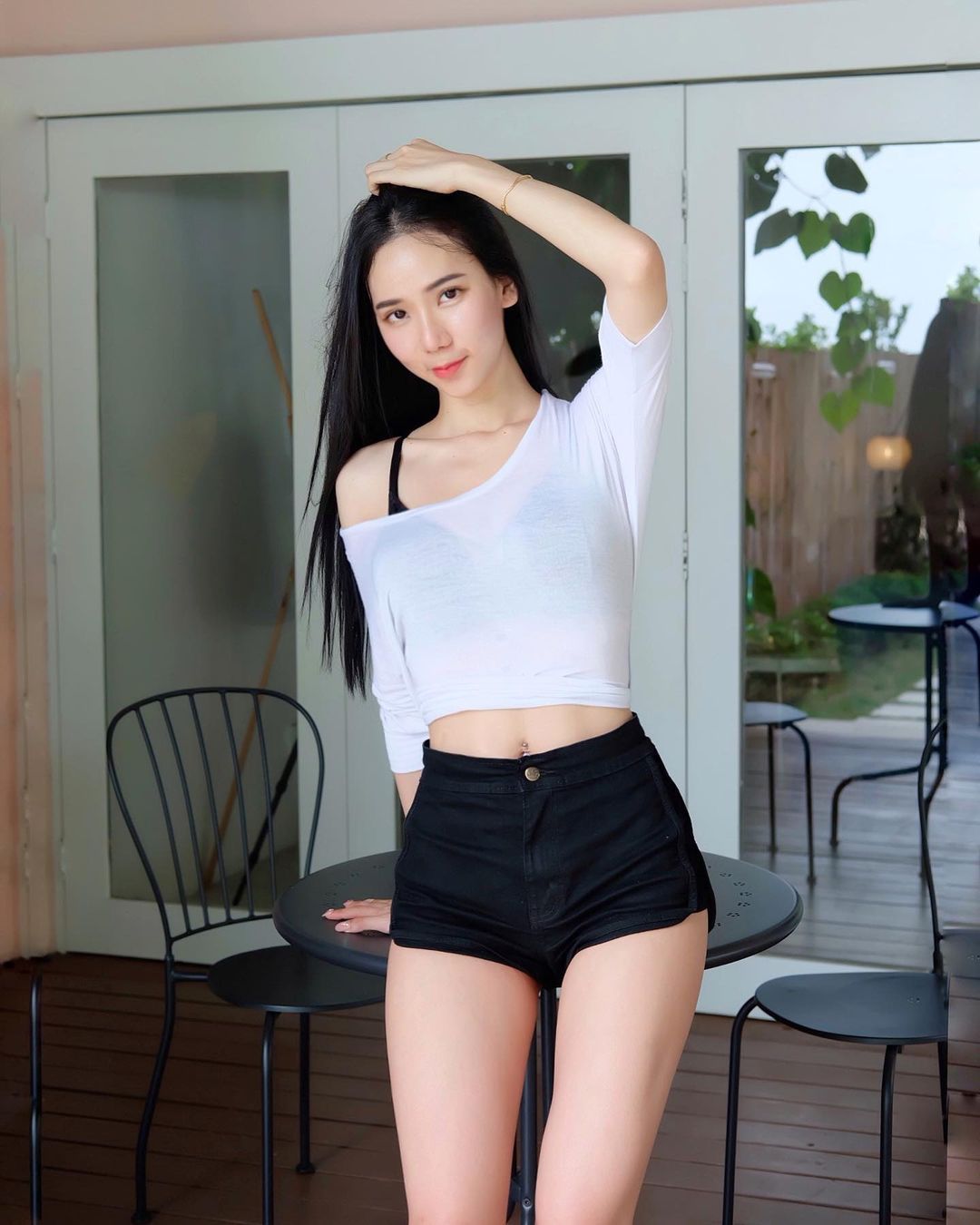 Pei Yu 沛妤不仅仅在大马当地拥有高人气，其实在台湾也算是小有名气！她因为经常在个人IG帐号「peiyu0515」跟网友们互动，偶尔还会分享性感的生活照，吸引不少粉丝们追踪。