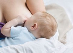 【哺乳期能吃巧克力吗】哺乳期吃巧克力对宝宝有什么影响_哺乳期吃巧克力的