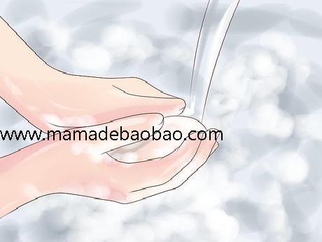 3种方法来护理干燥的双手（滋润双手）