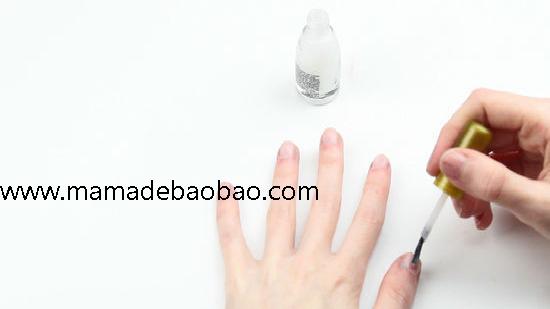3种方法来不用洗甲水去掉指甲油（使用家居用品）